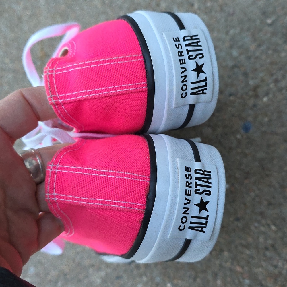 Converse Chuck Taylor All Star Low  Canvas Neon Pink Sneakers Size 7 - Picture 7 of 14